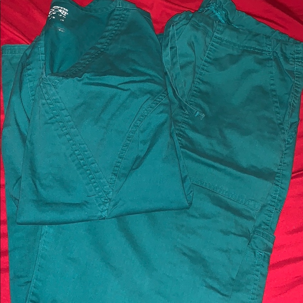 BOTTOM AND TOP SCRUBS FOR 15$